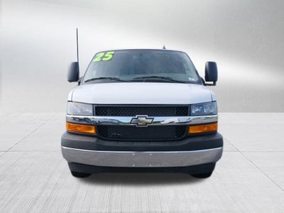 2025 Chevrolet Express Cutaway 3500 1WT