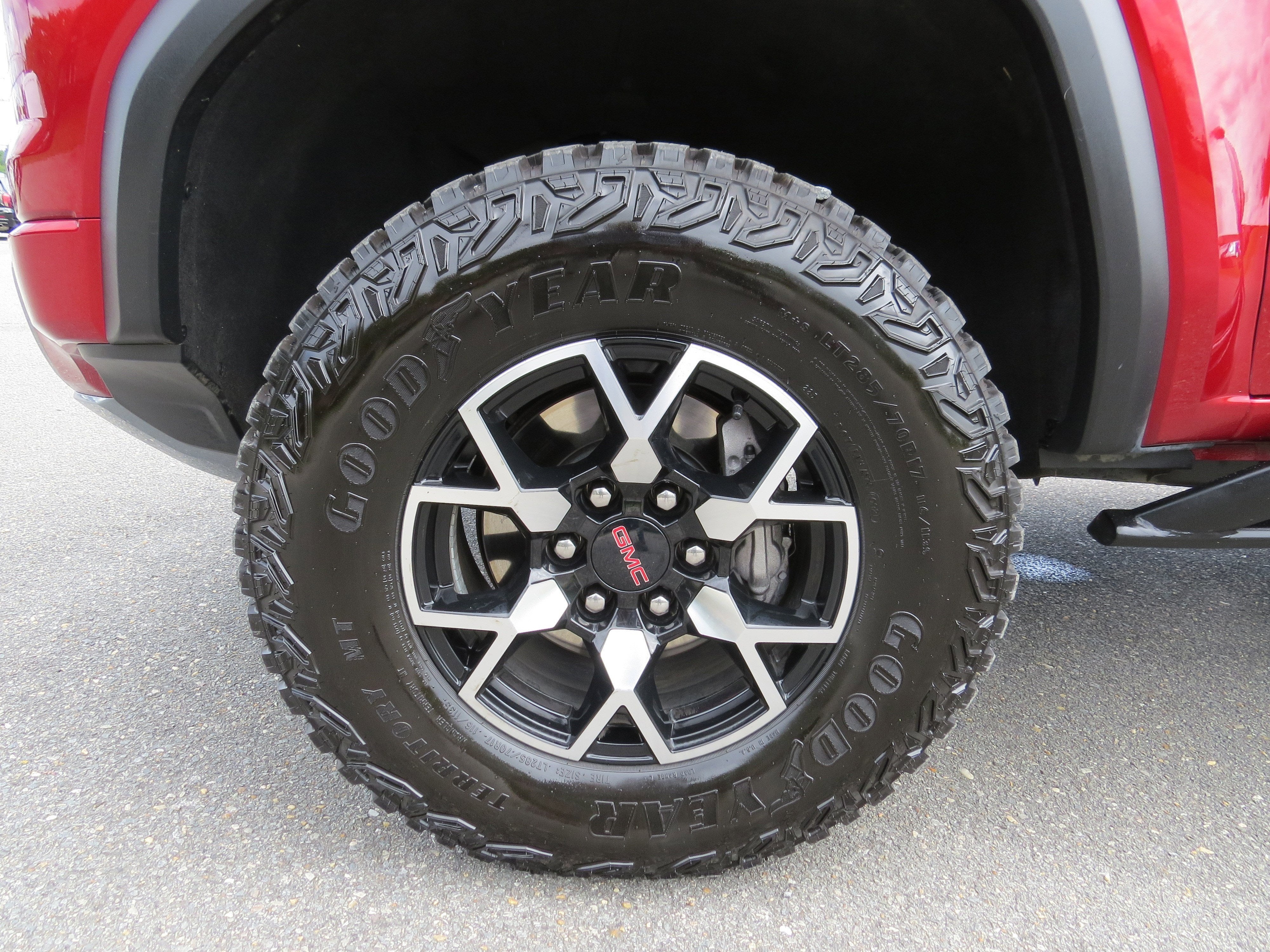 2023 GMC Canyon AT4X