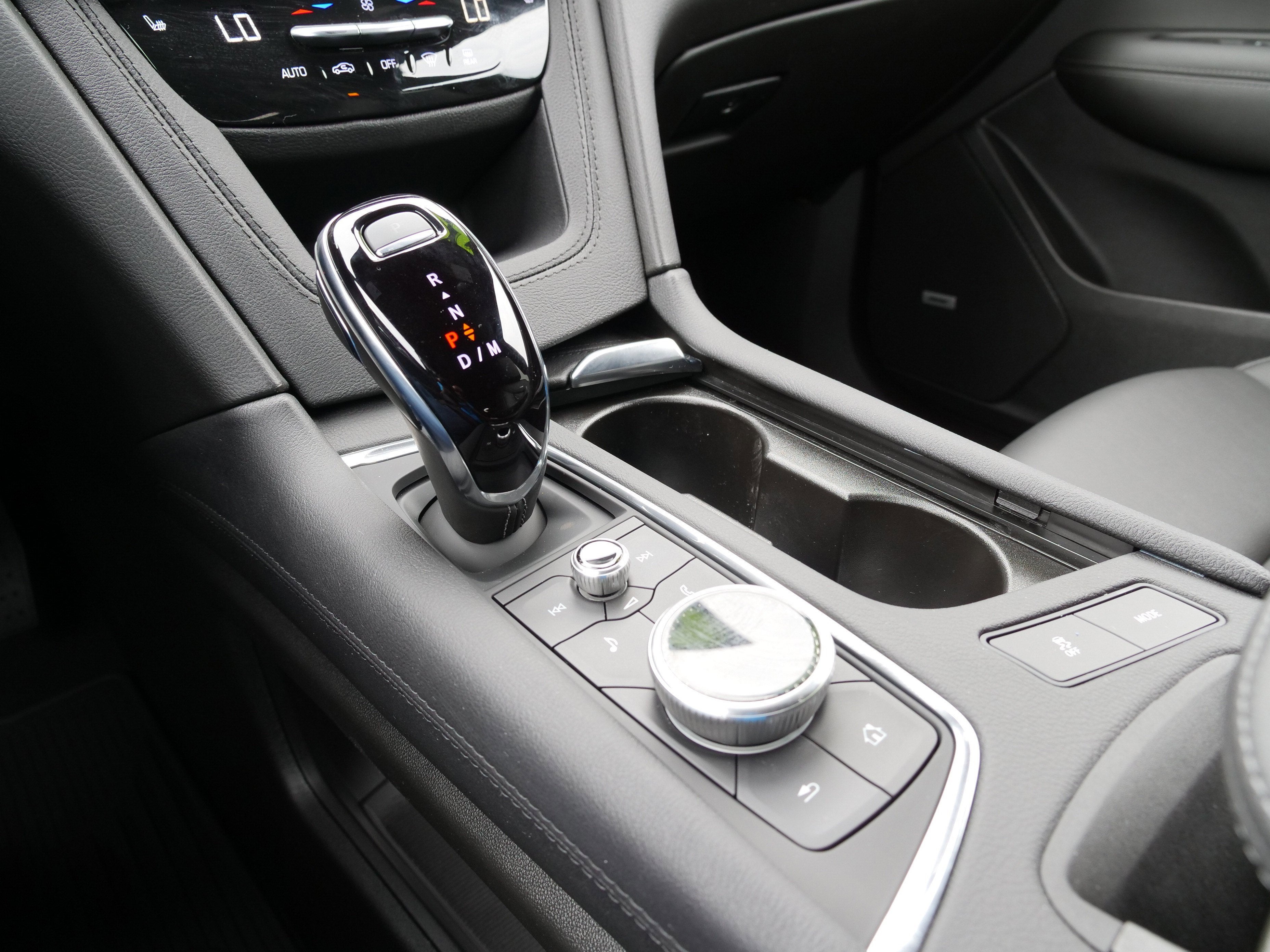 2025 Cadillac XT6 Luxury