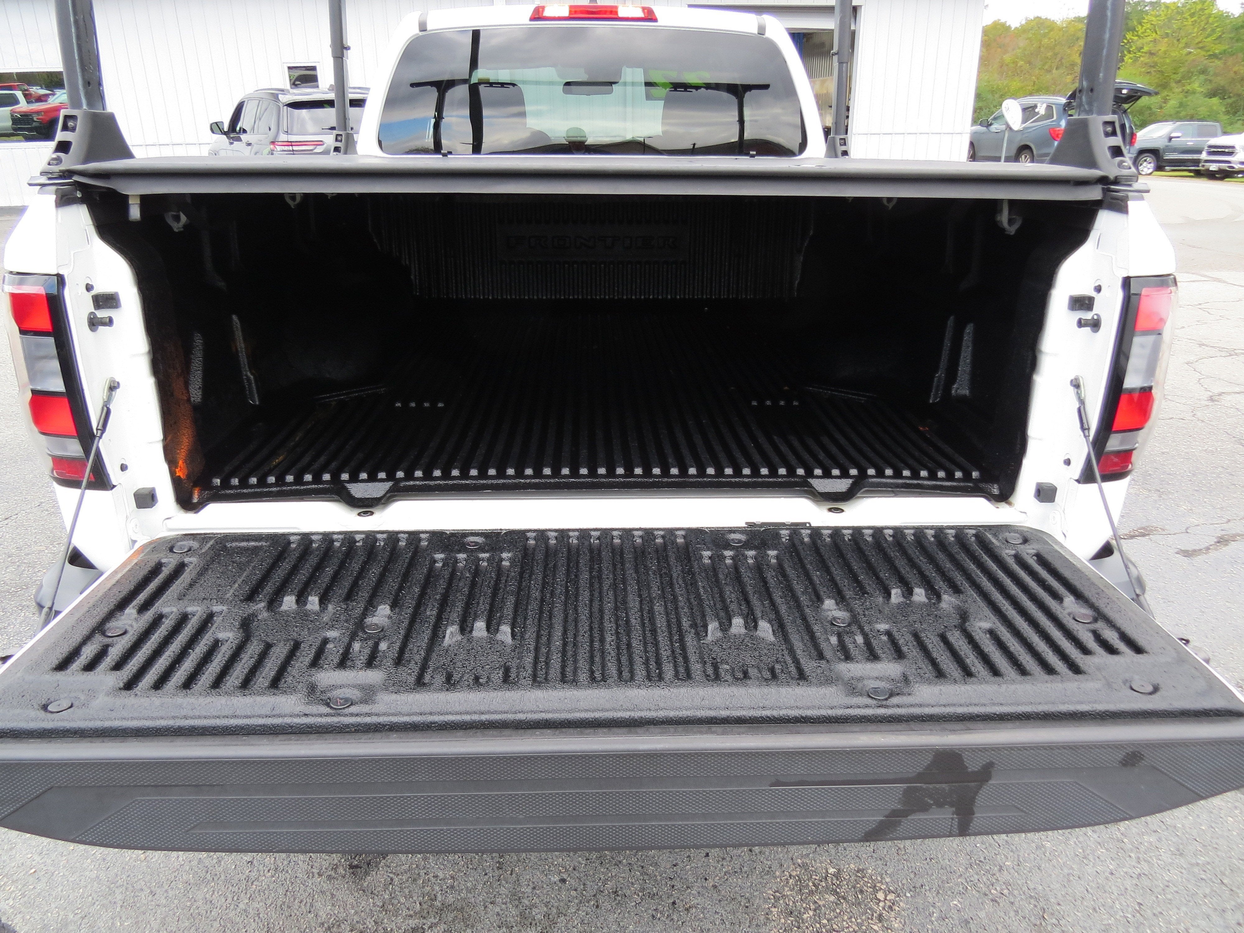 2022 Nissan Frontier S