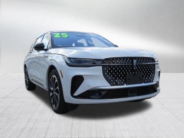 2025 Lincoln Nautilus Reserve