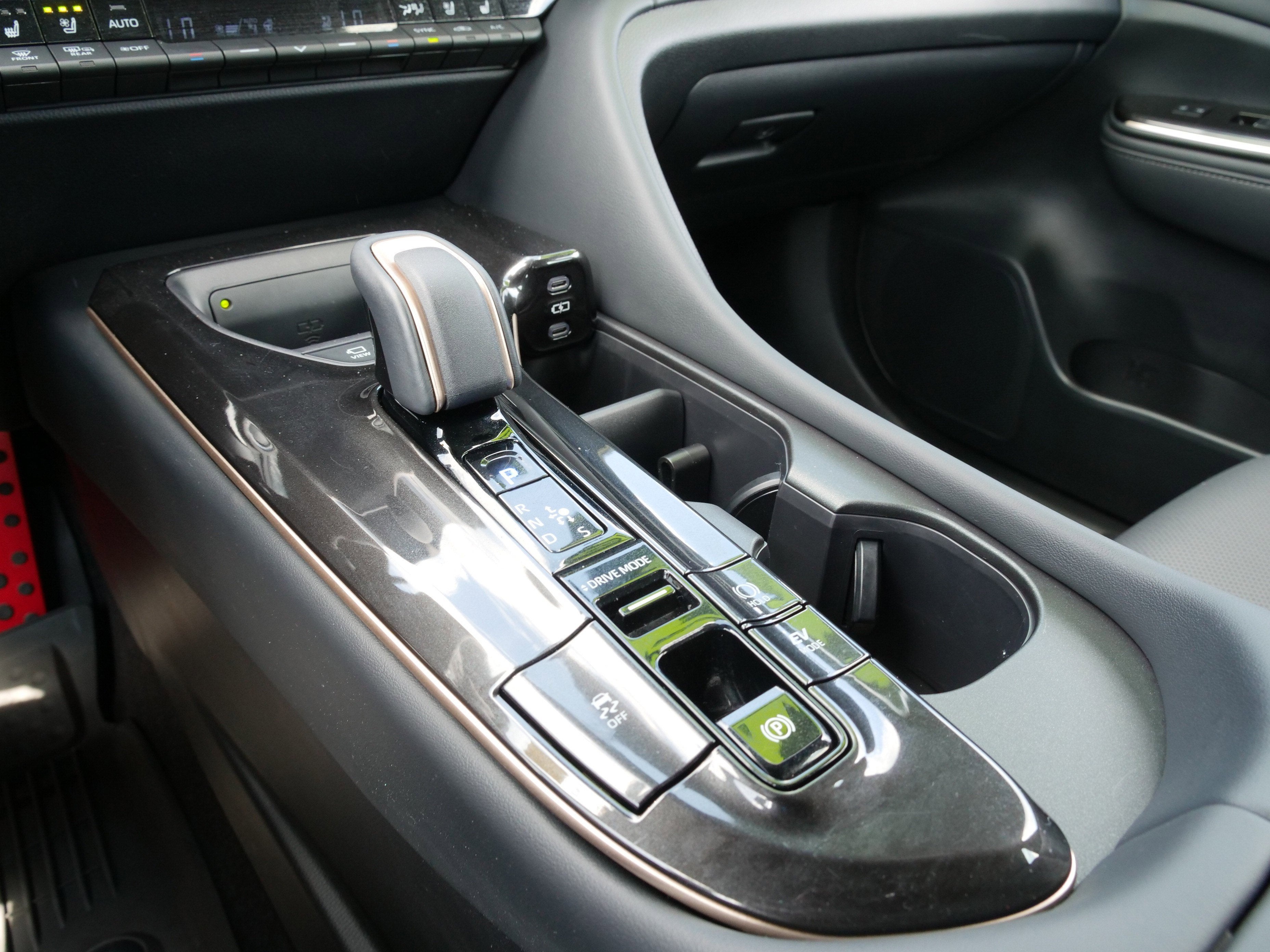 2025 Toyota Crown Signia XLE