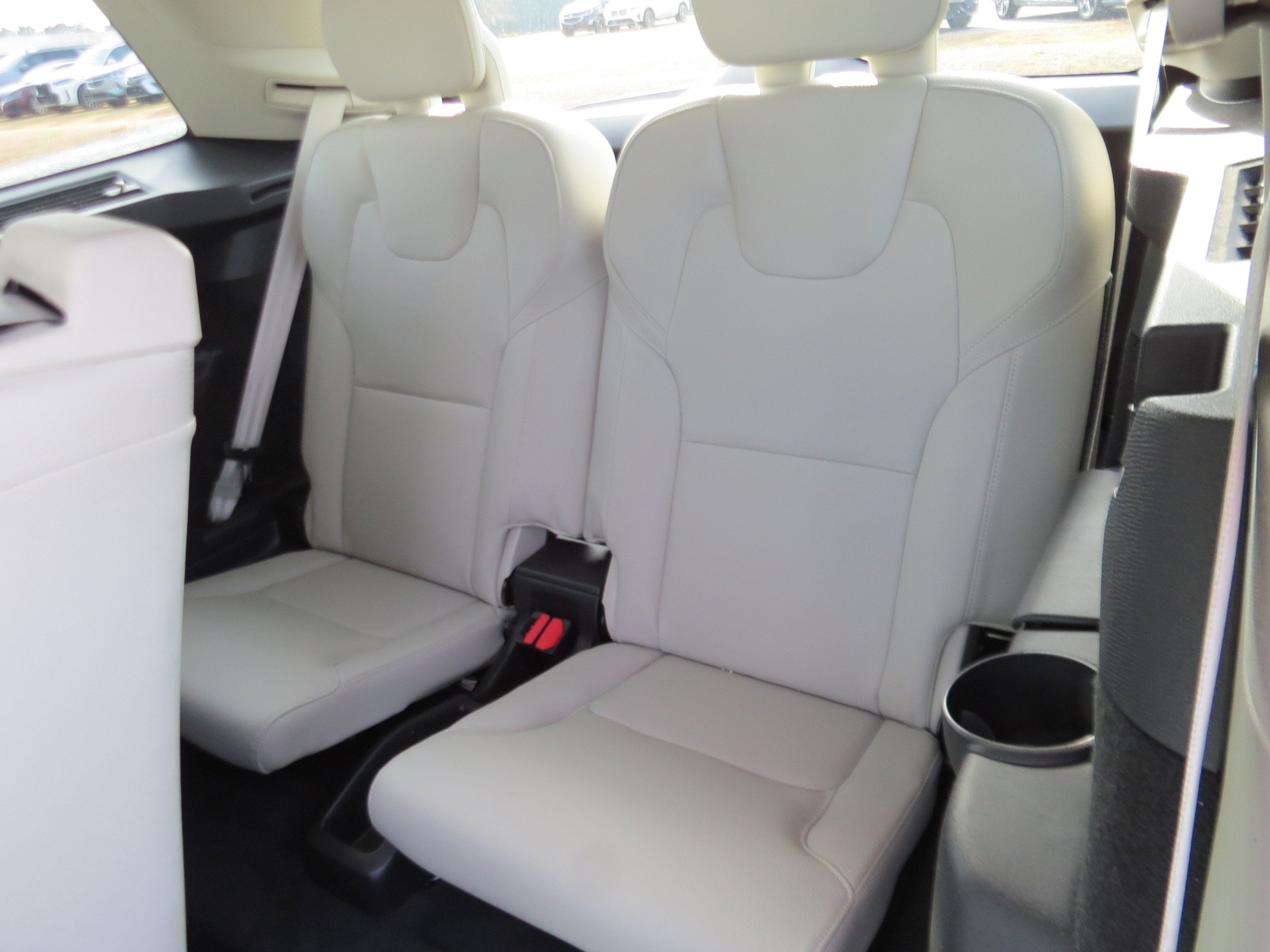 2020 Volvo XC90 Momentum