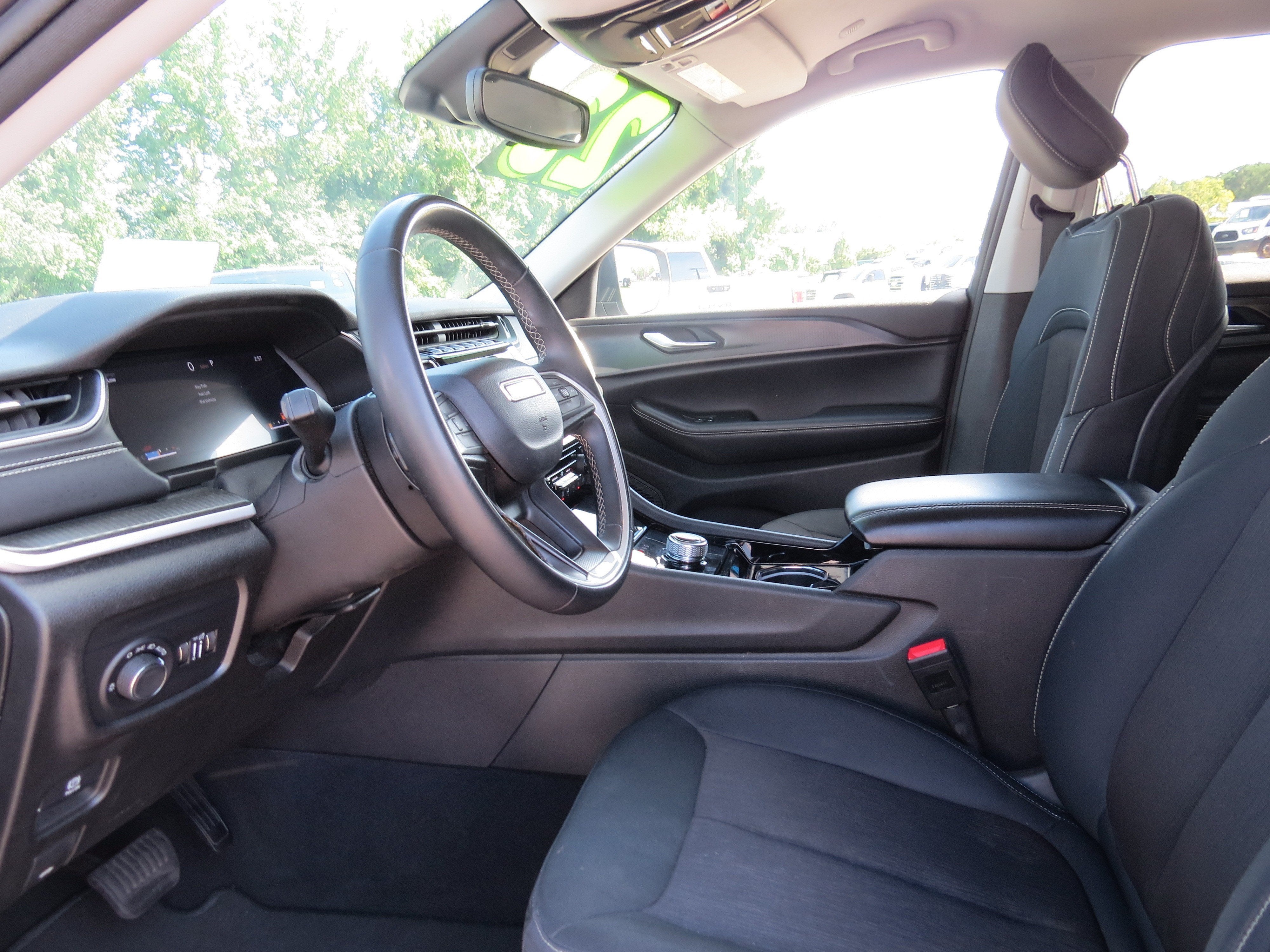 2023 Jeep Grand Cherokee L Laredo - Photo 17