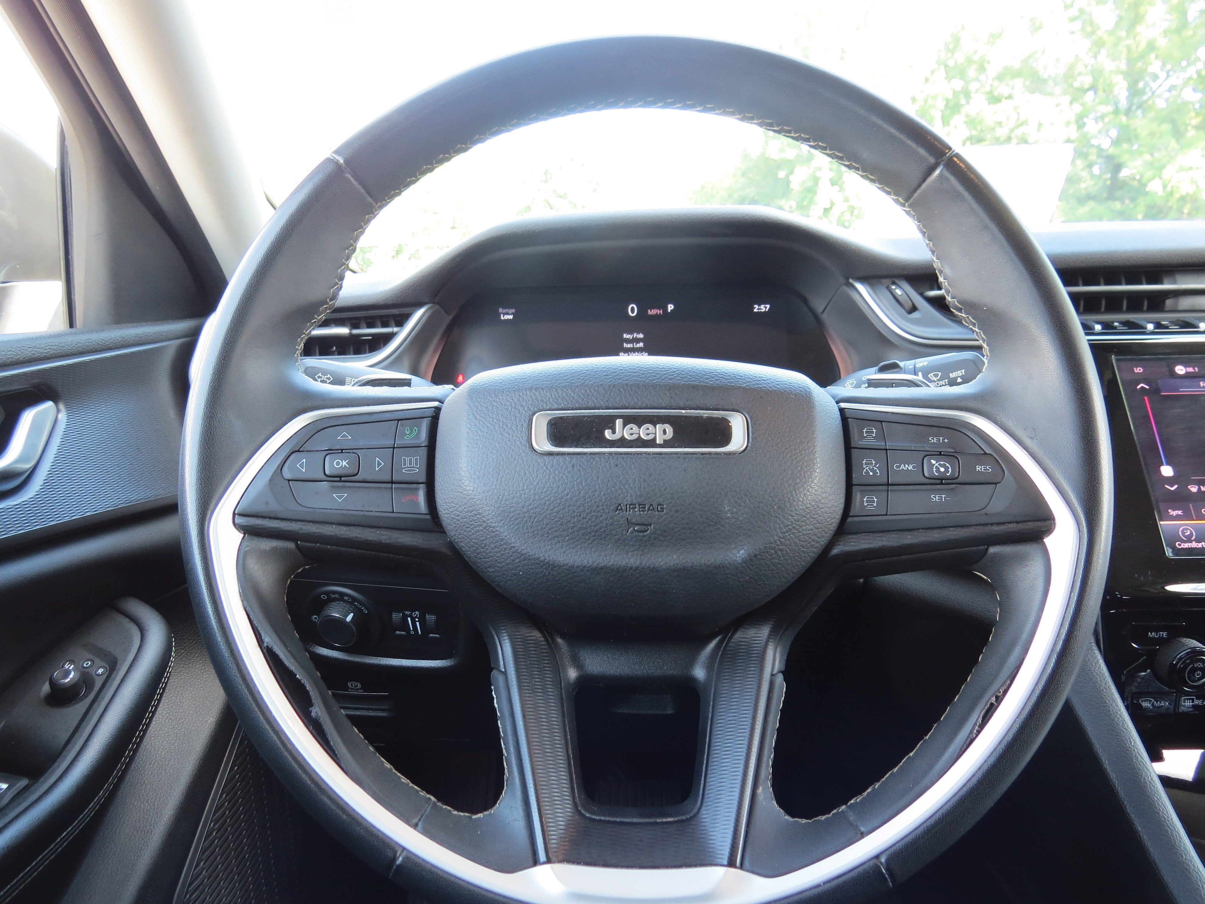 2023 Jeep Grand Cherokee L Laredo - Photo 20