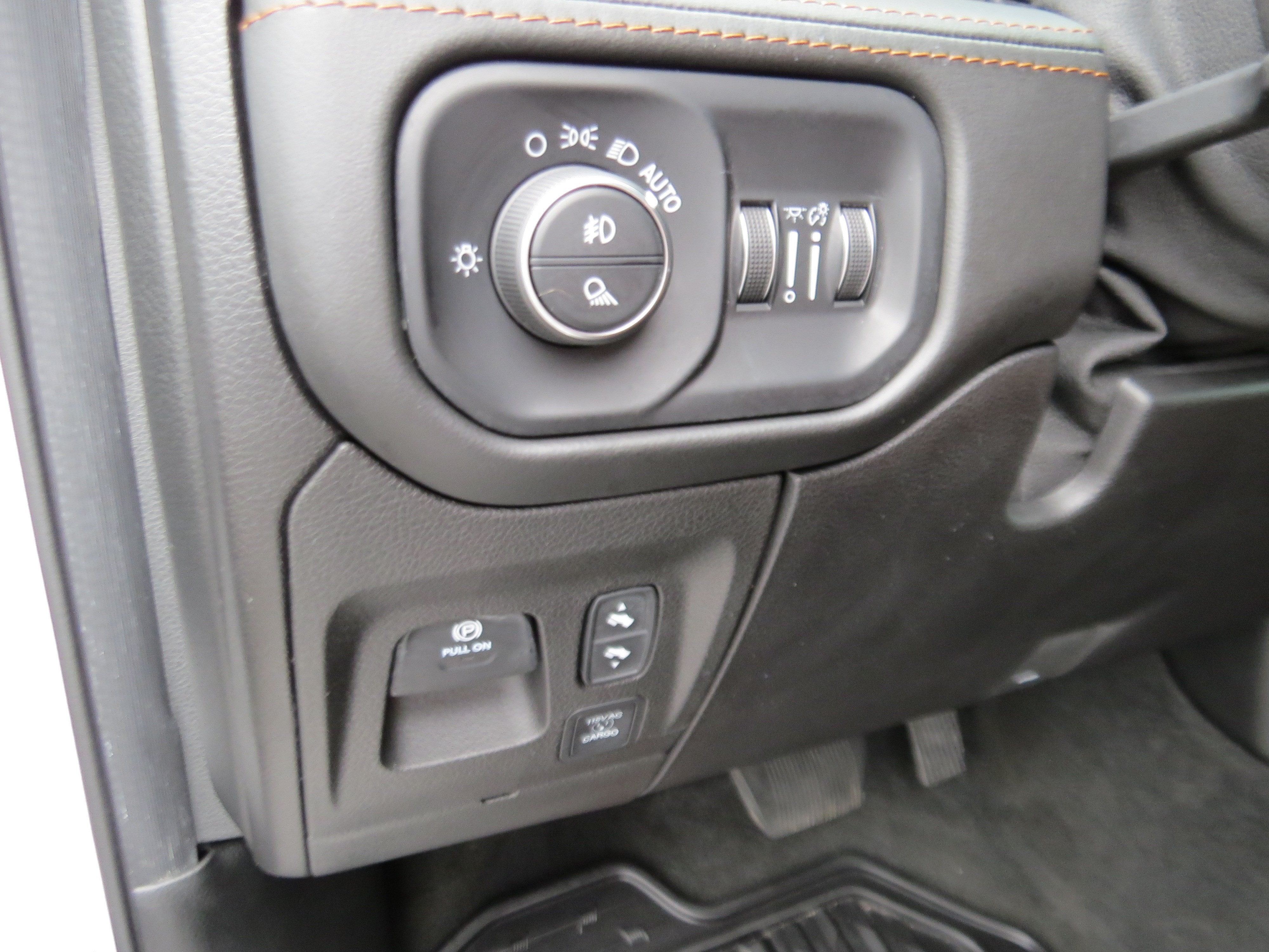2020 RAM Ram 1500 Pickup Longhorn - Photo 26