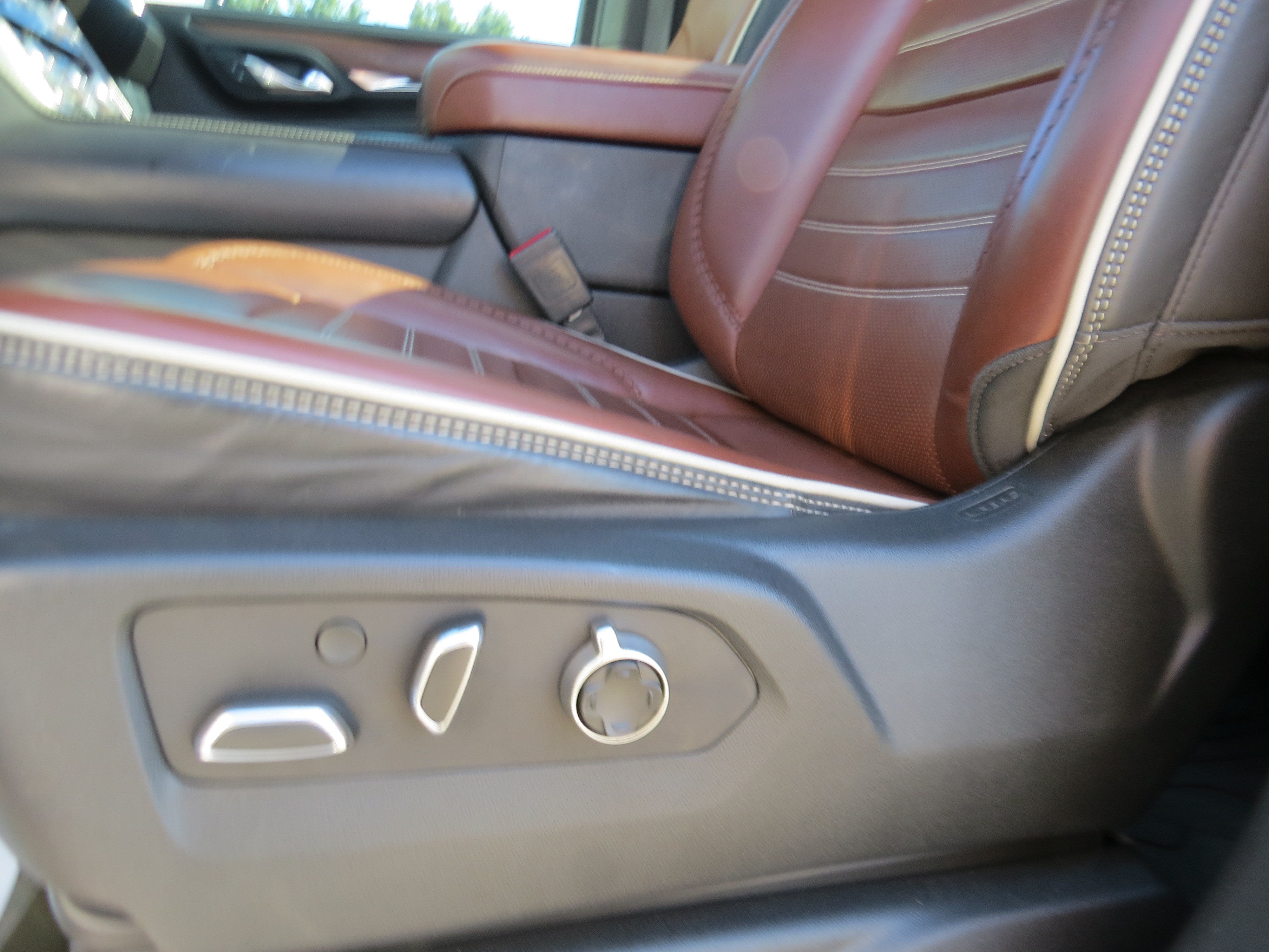2023 GMC Yukon Denali Ultimate - Photo 18