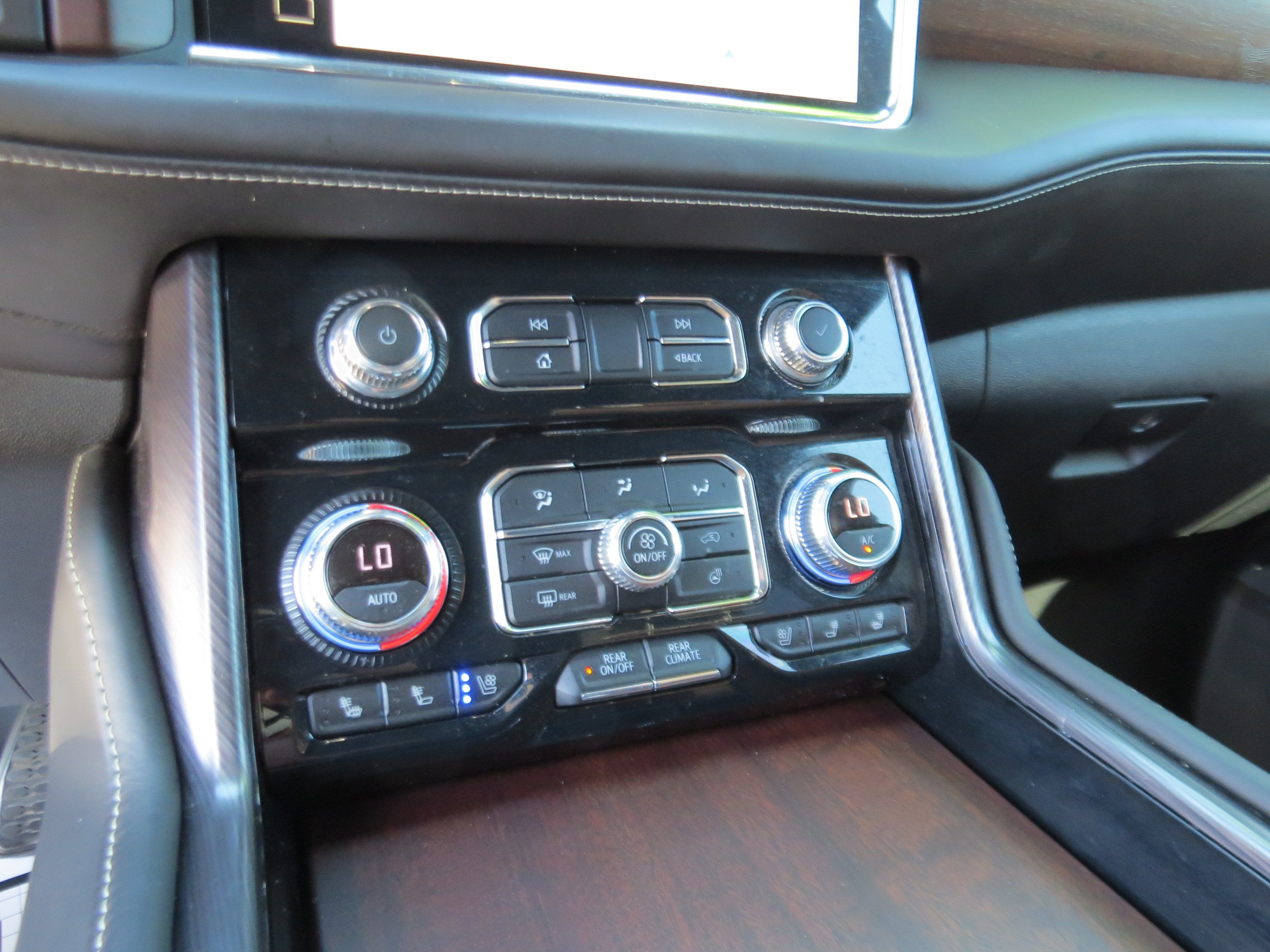 2023 GMC Yukon Denali Ultimate - Photo 21