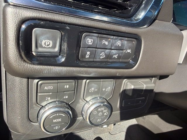 2026 GMC Yukon XL Denali - Photo 13