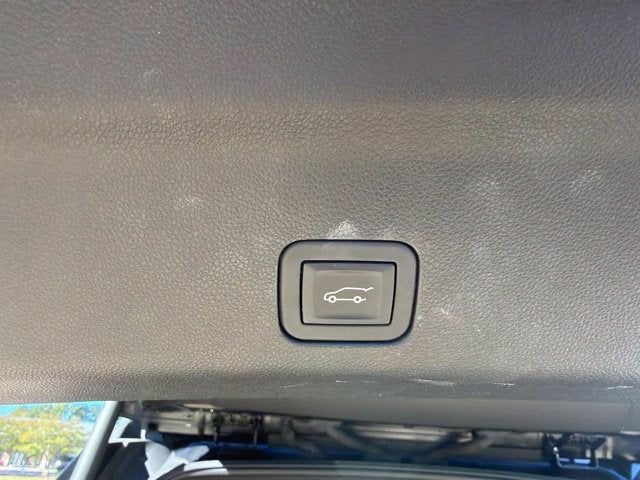 2026 GMC Yukon XL Denali - Photo 18