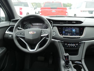 2025 Cadillac XT6 Luxury
