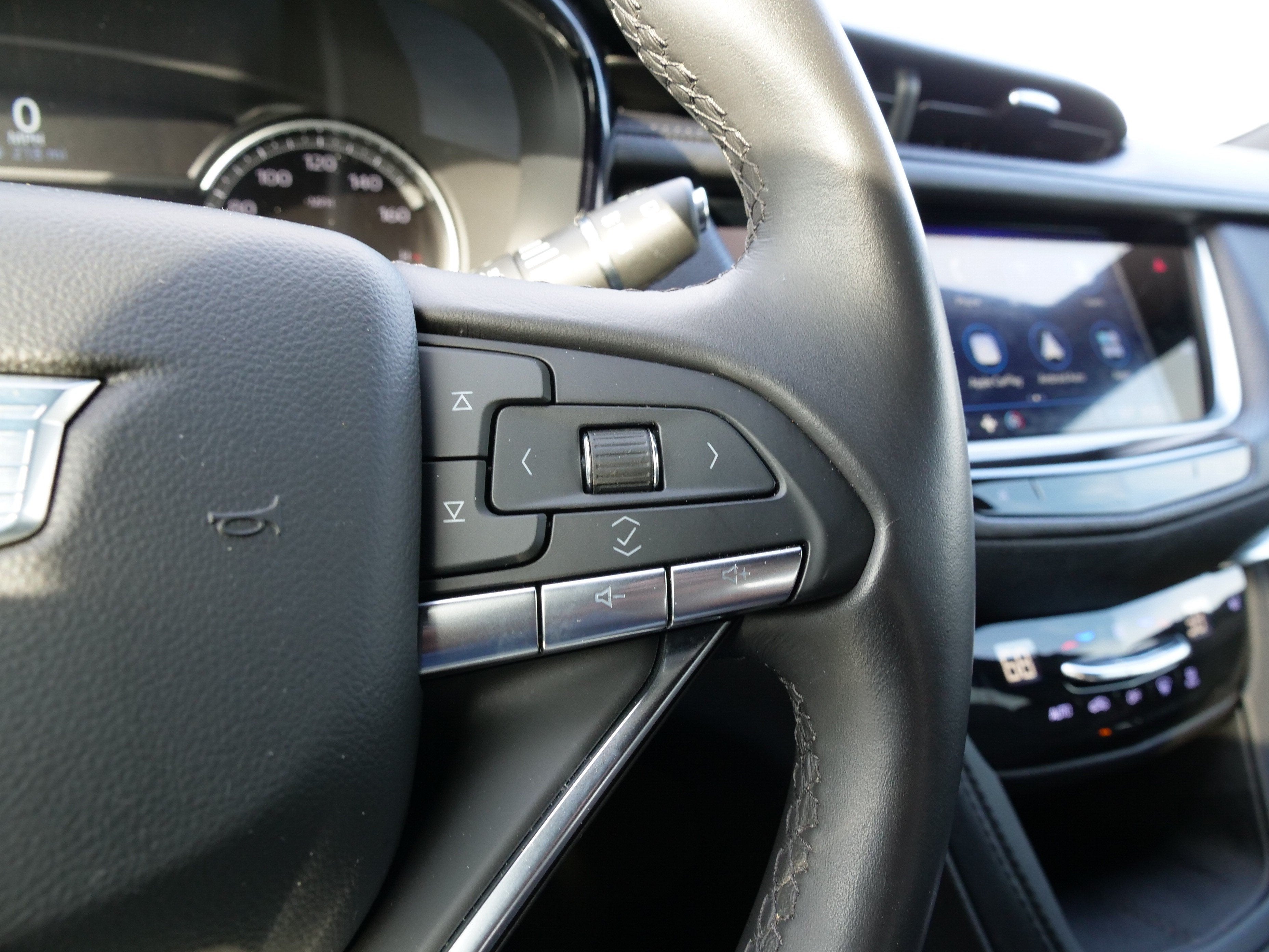2024 Cadillac XT6 Luxury