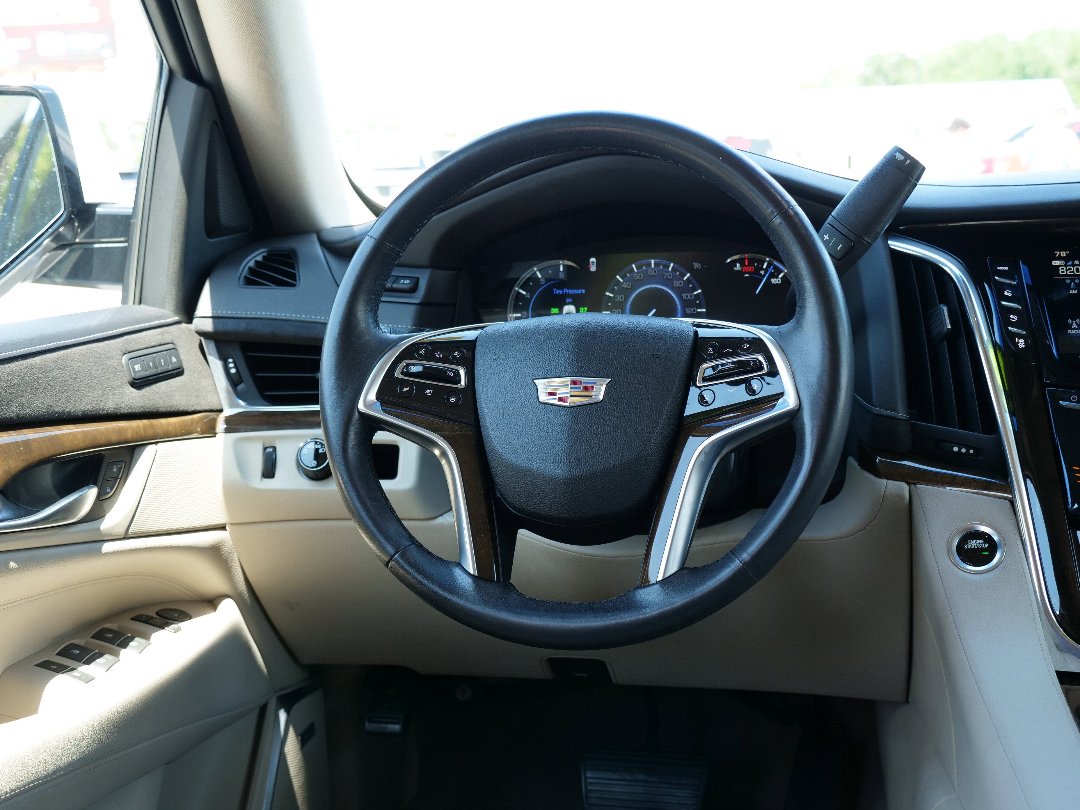 2018 Cadillac Escalade Luxury