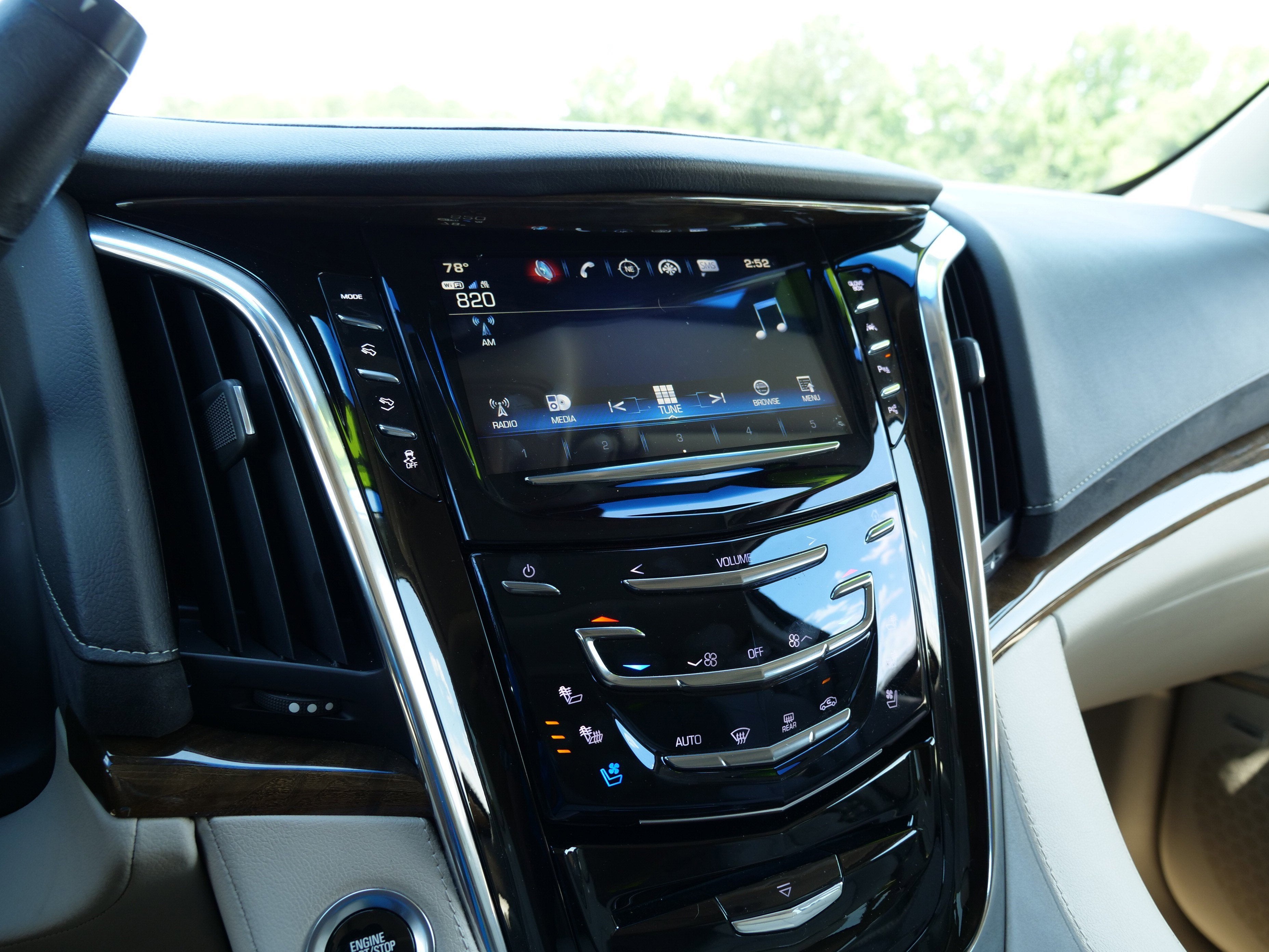 2018 Cadillac Escalade Luxury