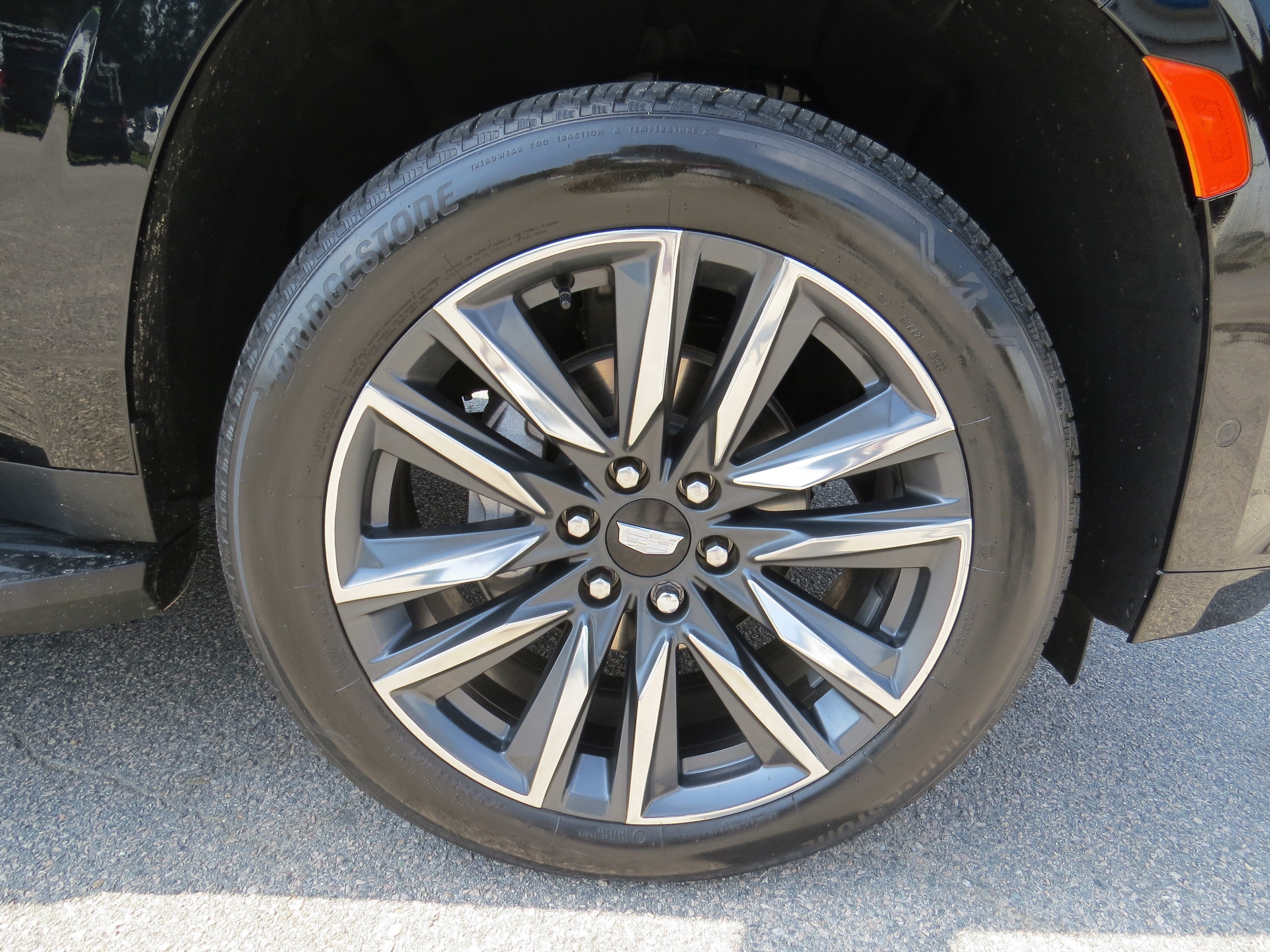 2024 Cadillac Escalade Sport