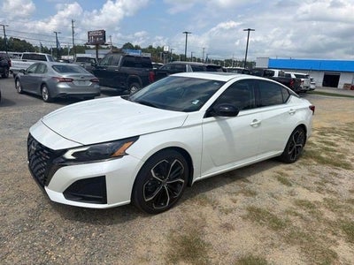 2023 Nissan Altima SR FWD