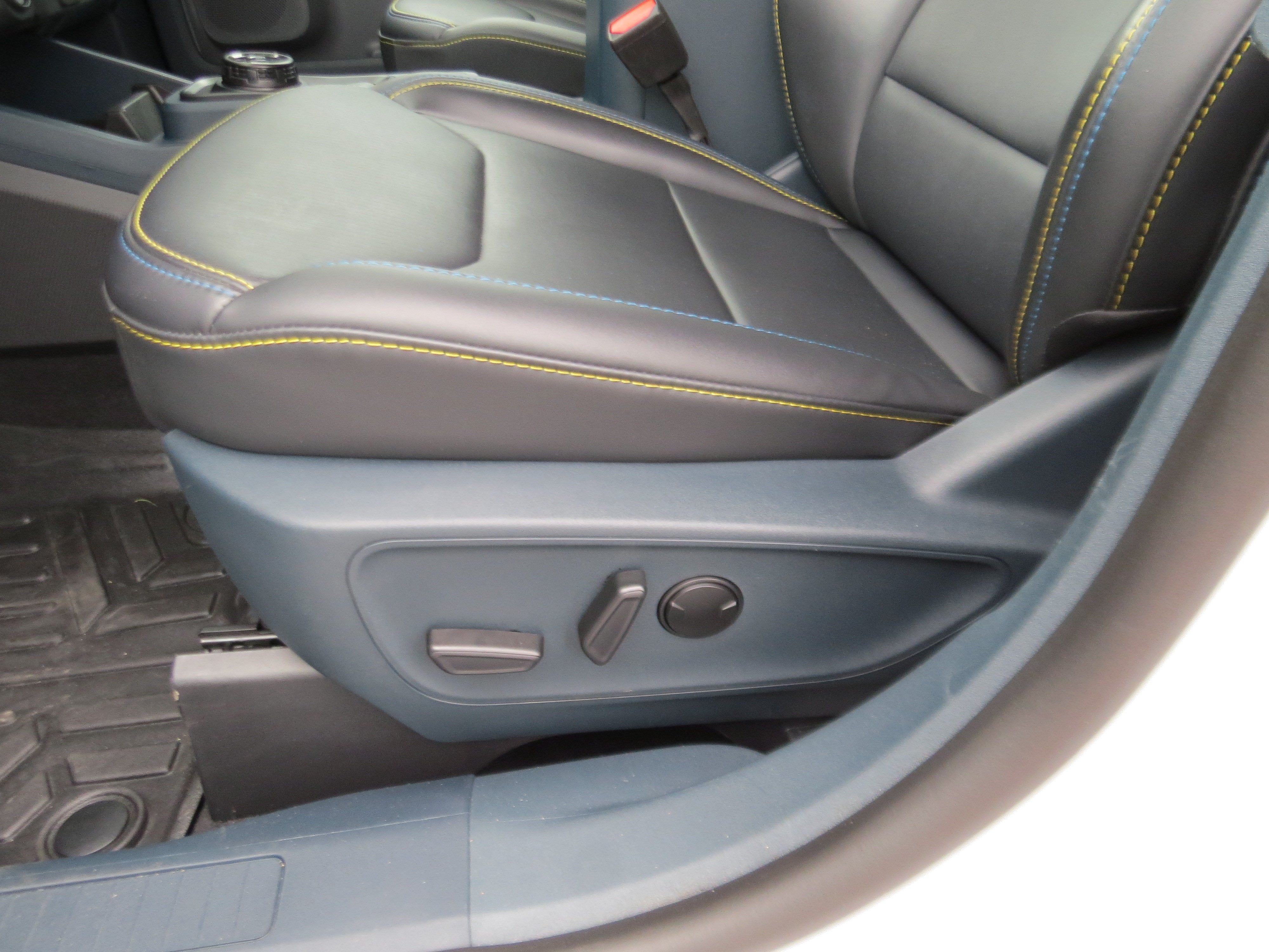 2025 Ford Maverick Lobo Standard