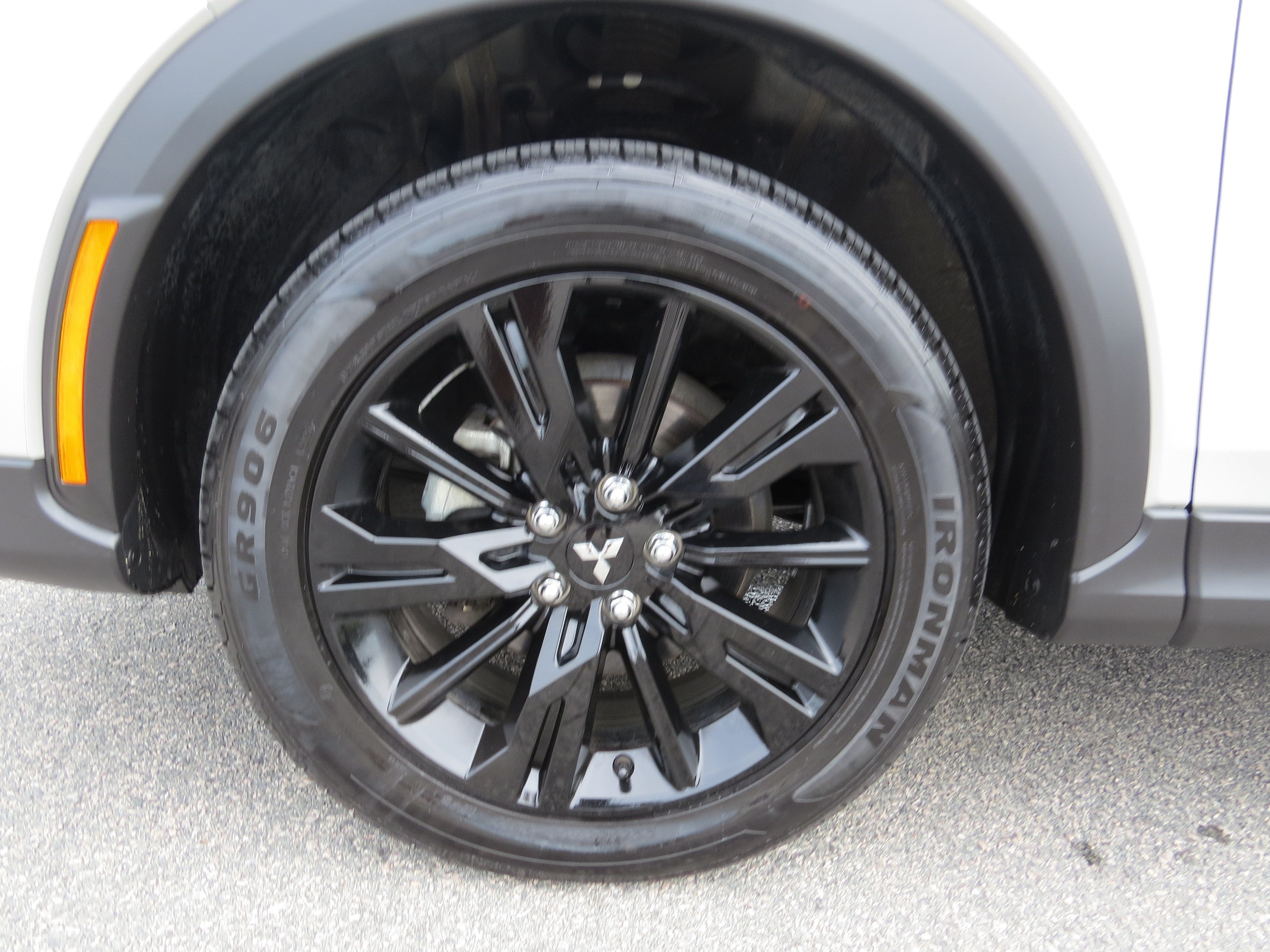 2024 Mitsubishi Eclipse Cross LE