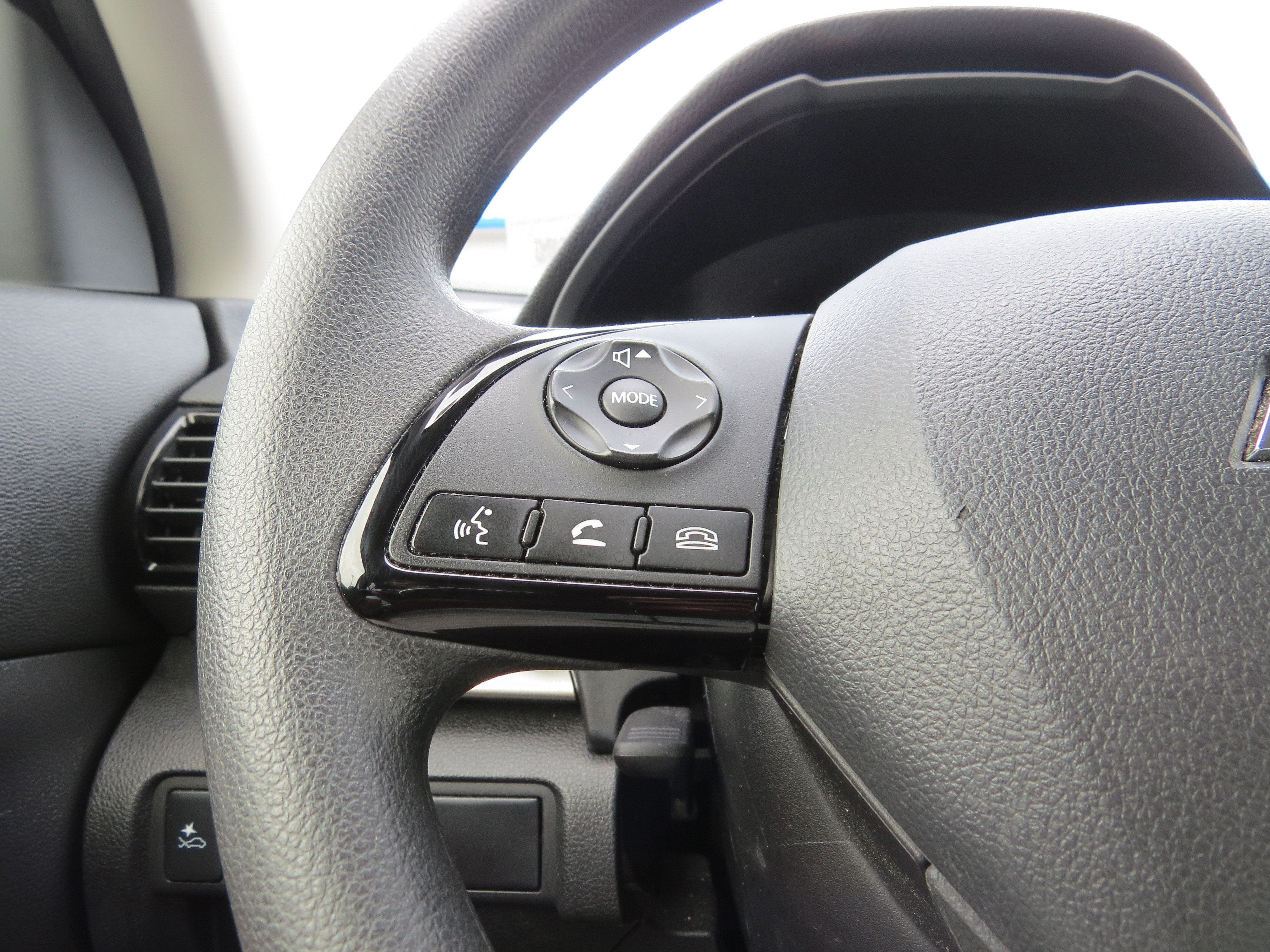 2024 Mitsubishi Eclipse Cross LE