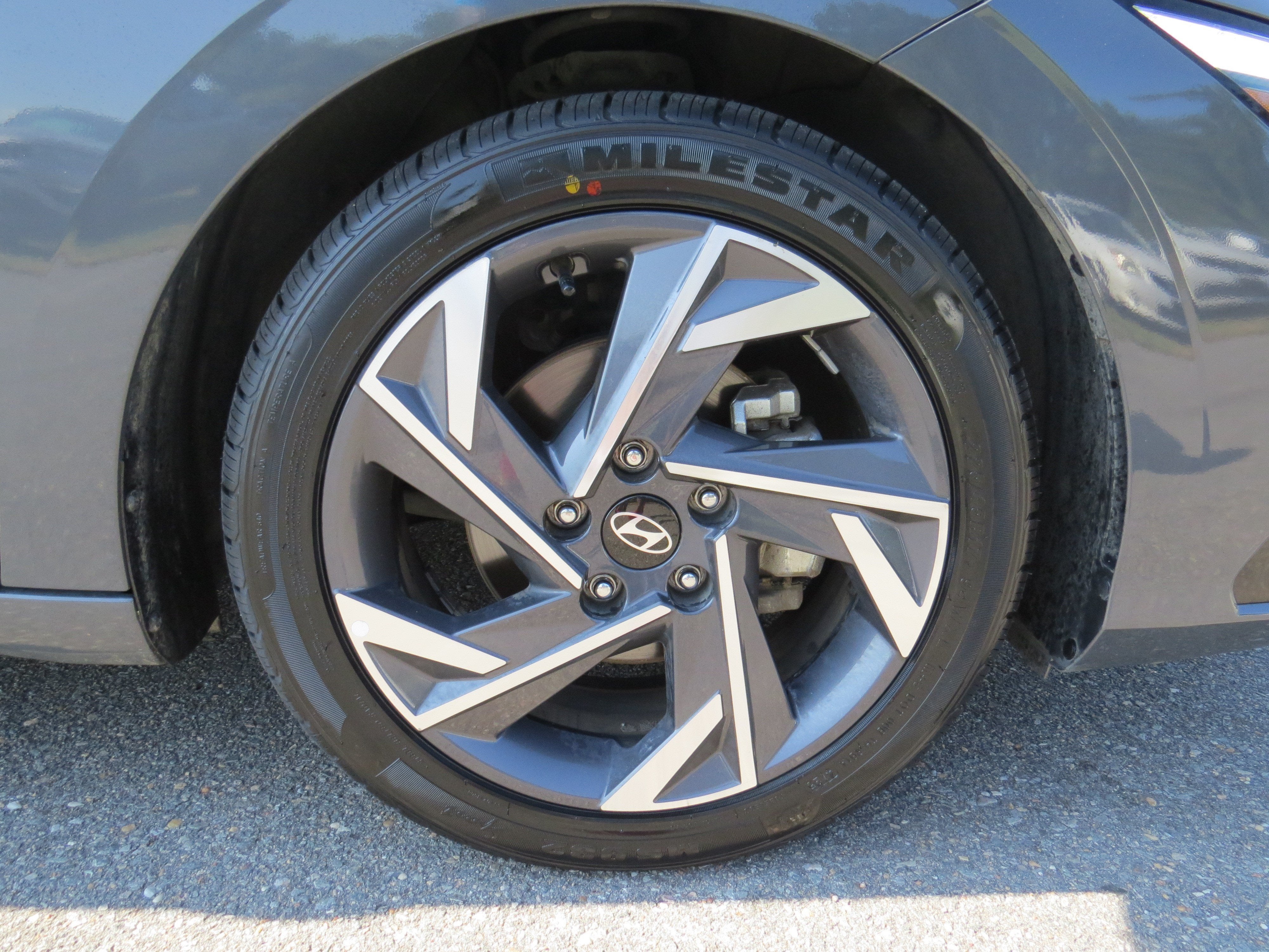 2025 Hyundai Elantra SEL - Photo 12