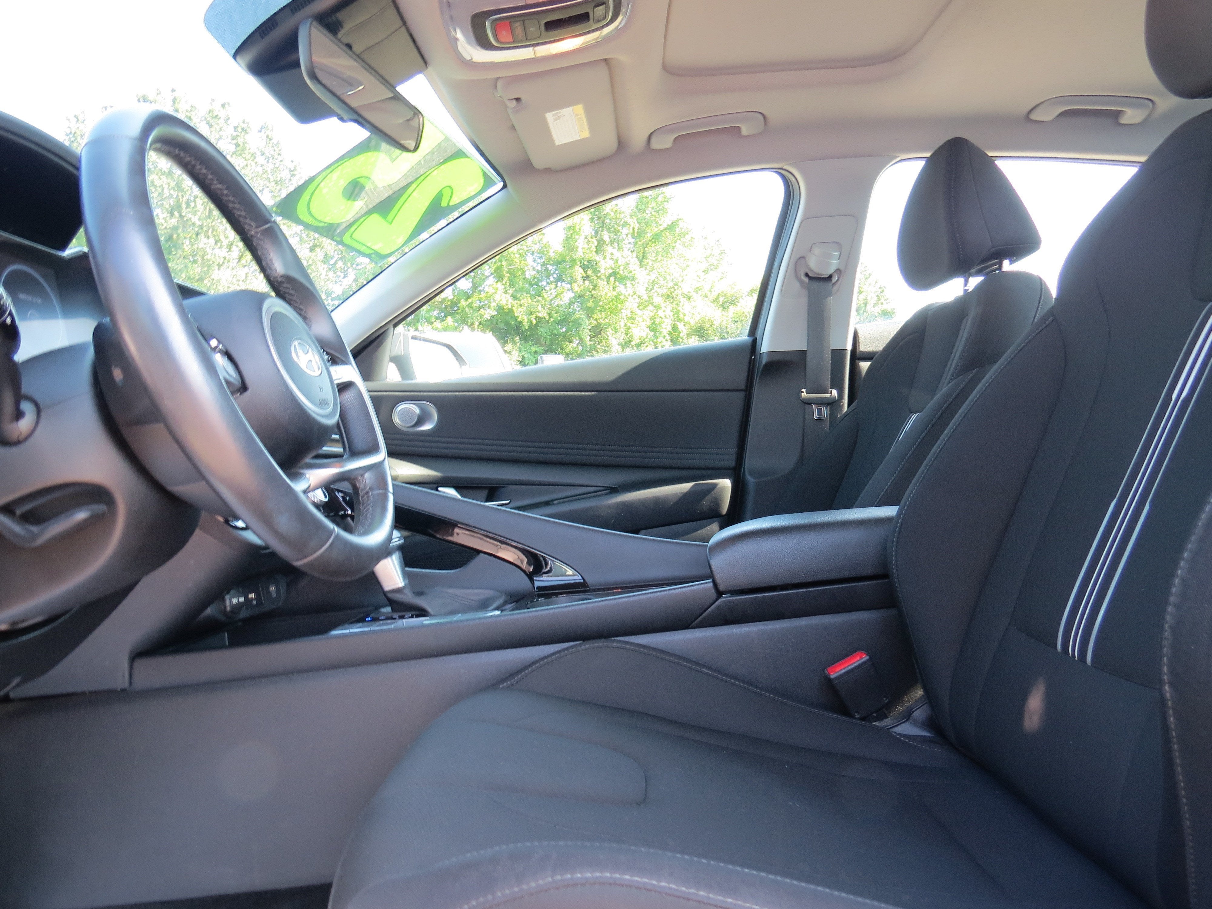 2025 Hyundai Elantra SEL - Photo 14