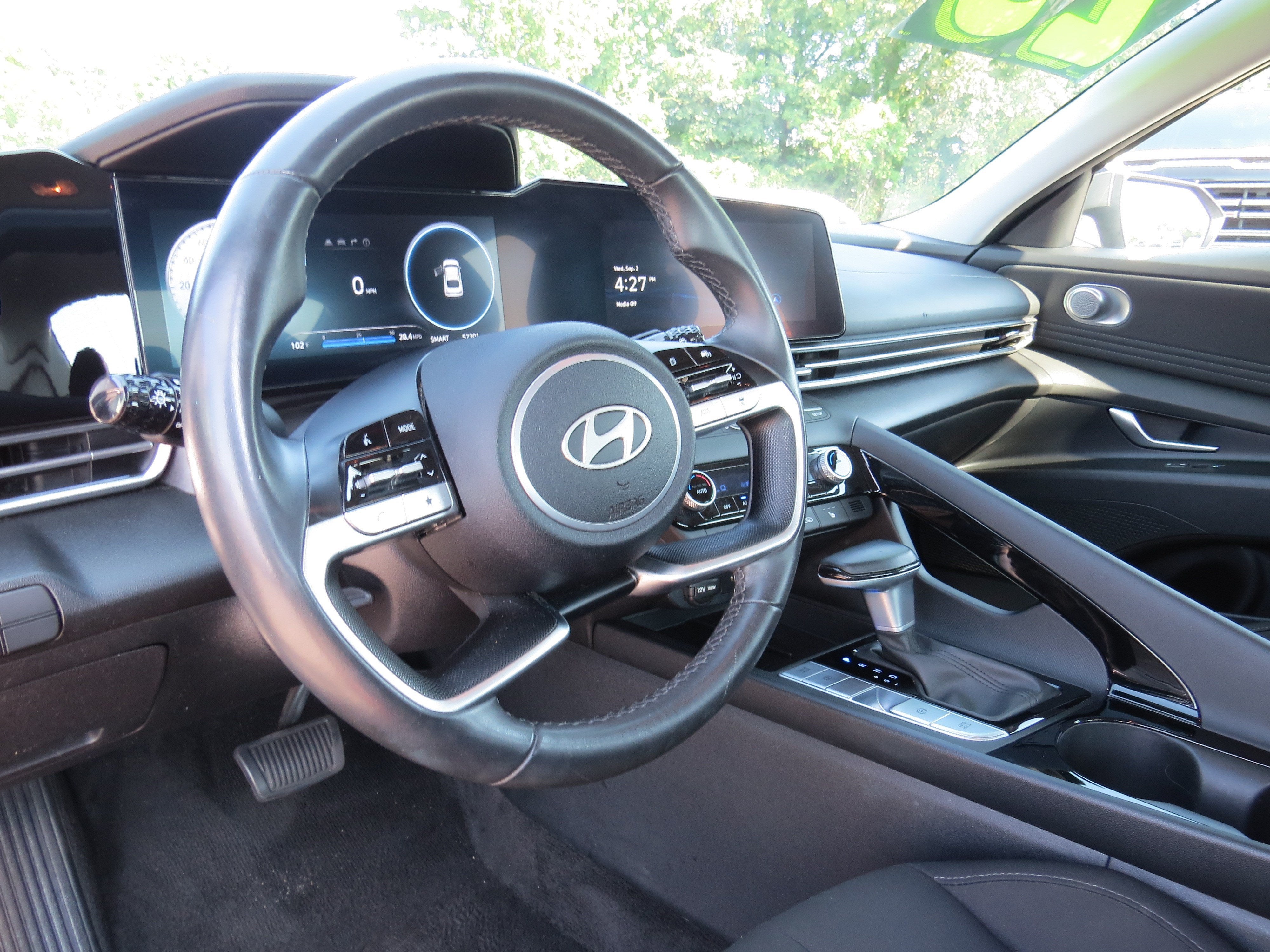 2025 Hyundai Elantra SEL - Photo 15