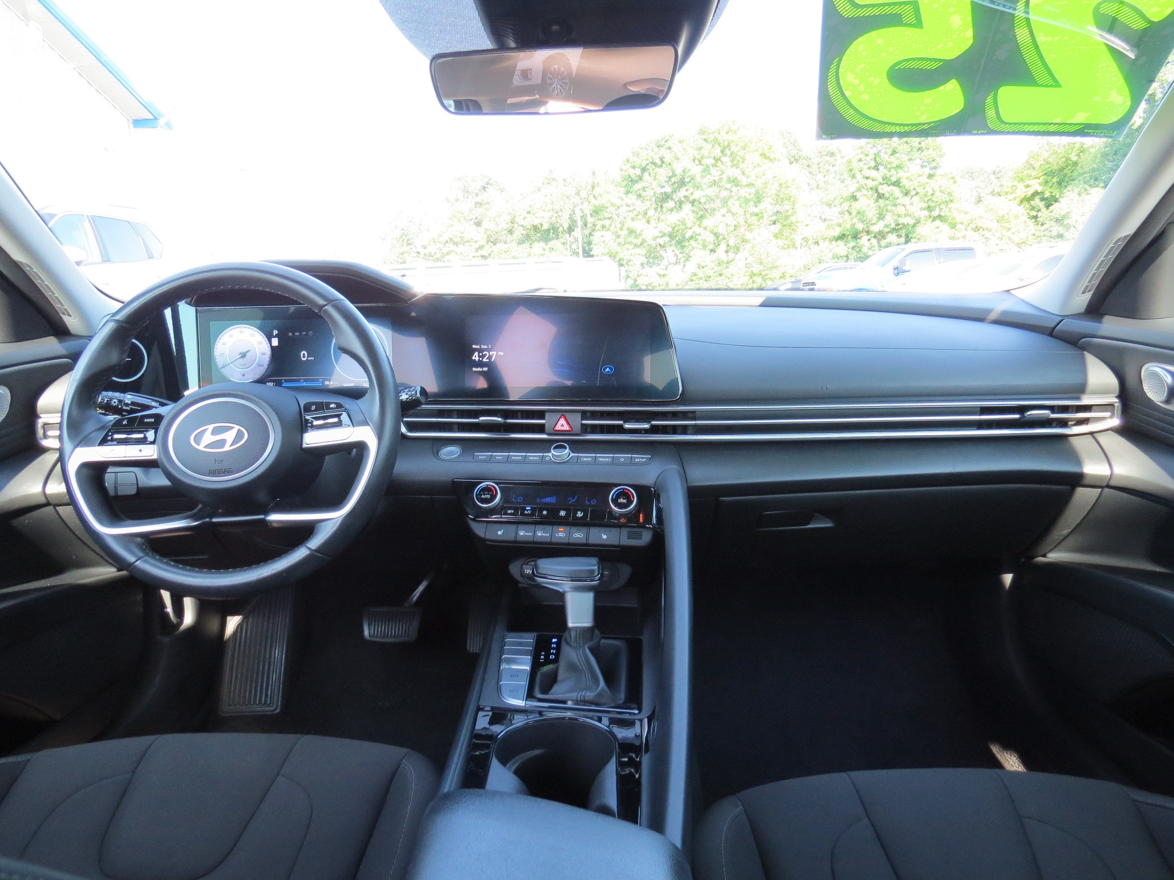 2025 Hyundai Elantra SEL - Photo 16