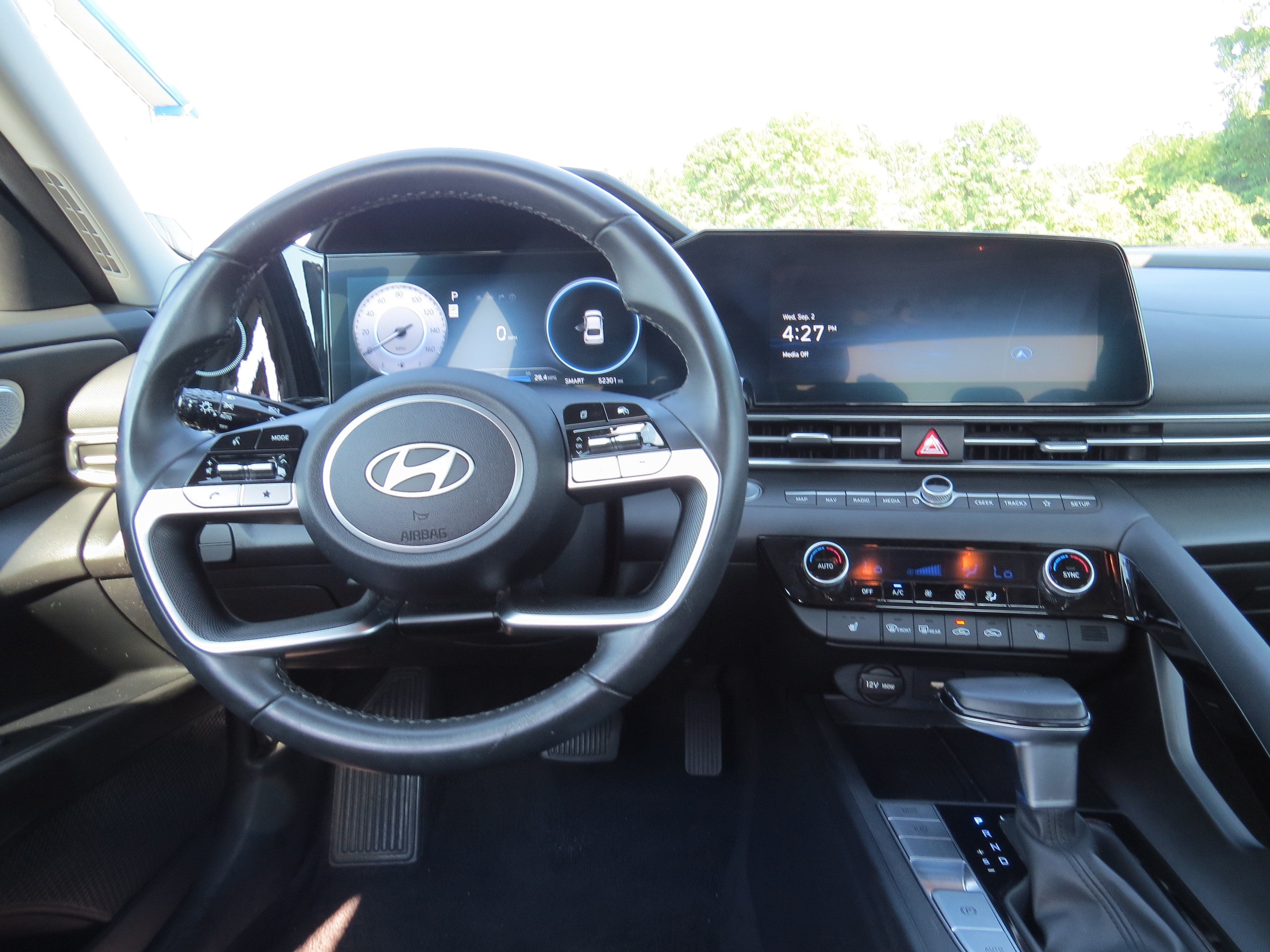 2025 Hyundai Elantra SEL - Photo 17