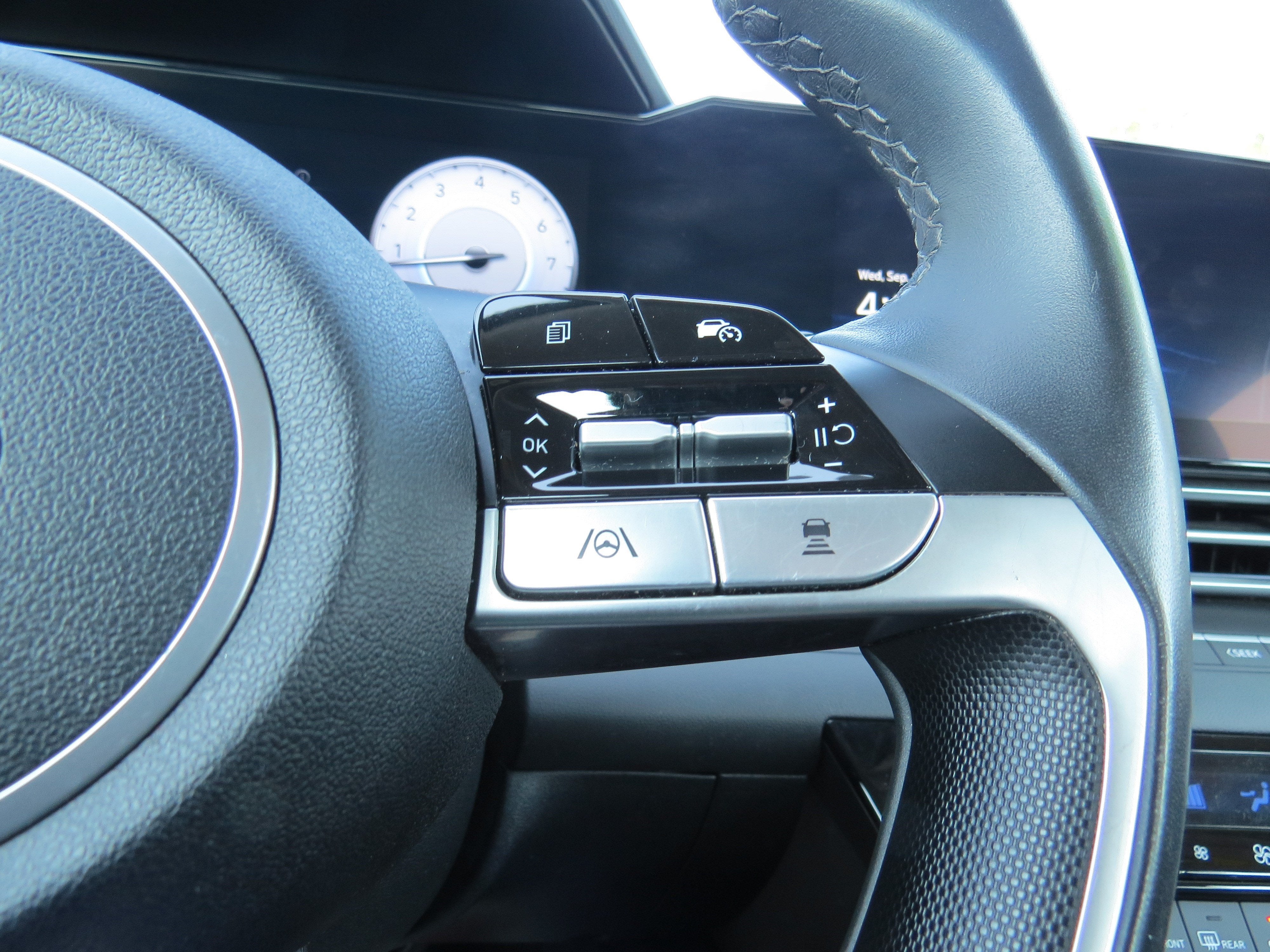 2025 Hyundai Elantra SEL - Photo 20