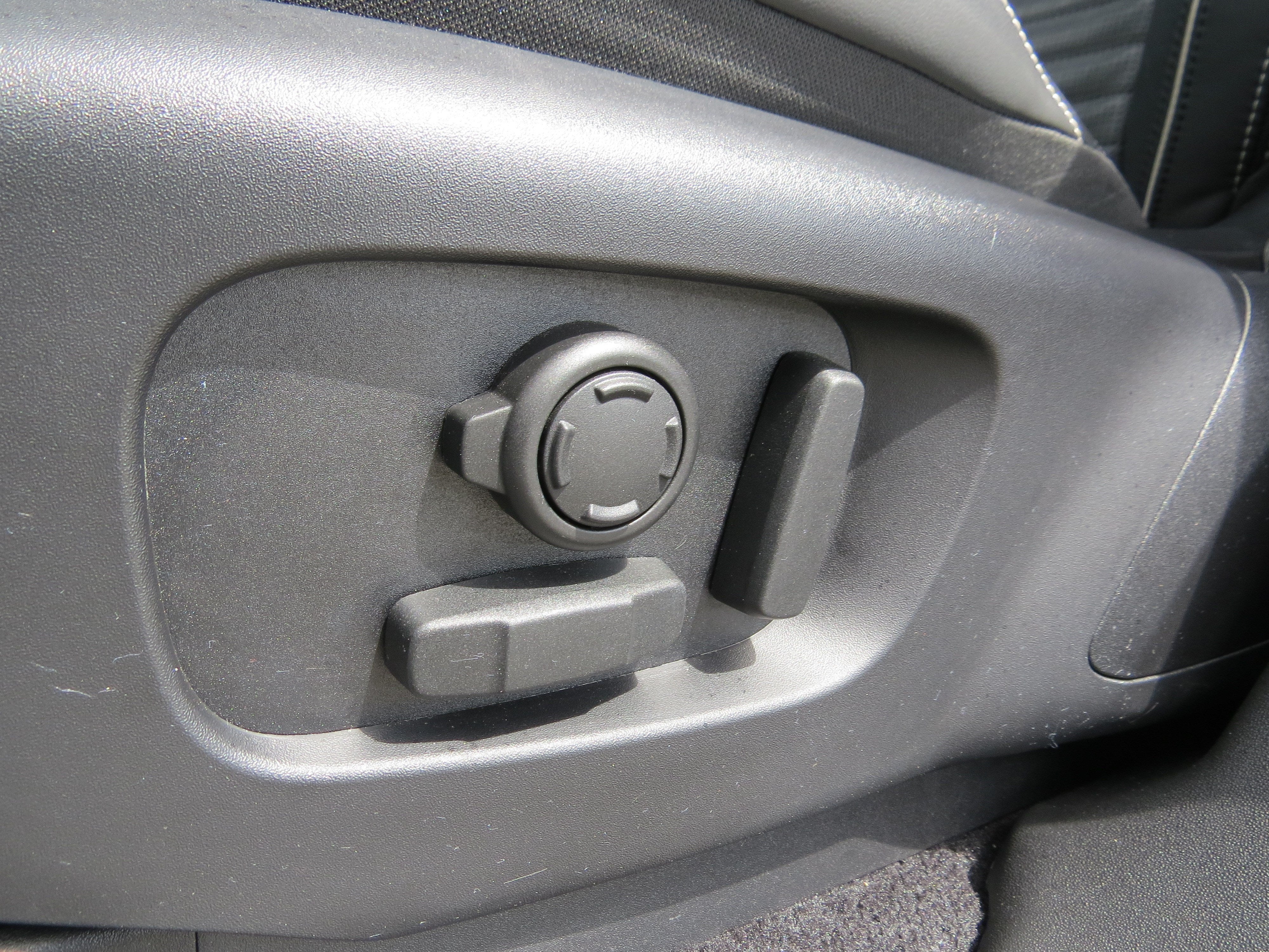 2023 Land Rover Discovery S R-Dynamic