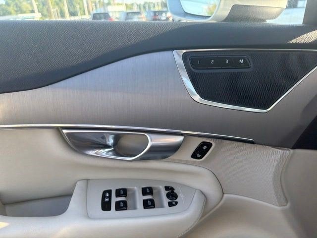 2024 Volvo XC90 Core Bright Theme