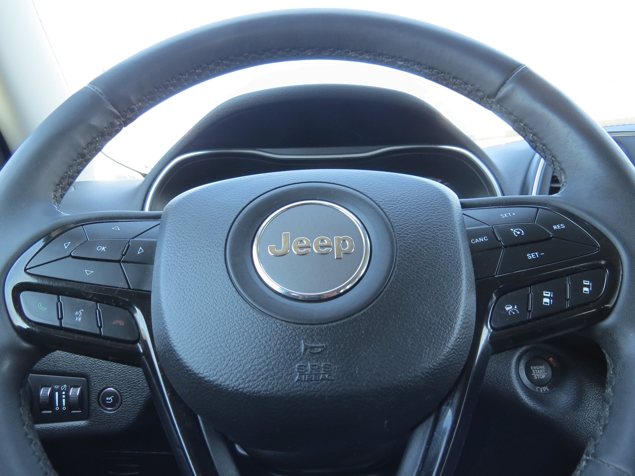 2023 Jeep Cherokee Altitude Lux