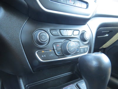 2023 Jeep Cherokee Altitude Lux