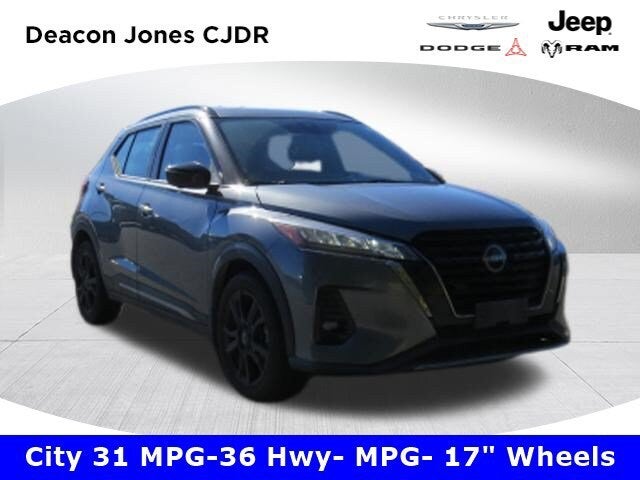 2022 Nissan Kicks SR