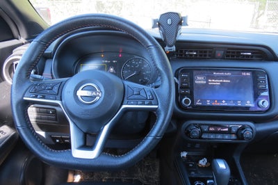 2022 Nissan Kicks SR
