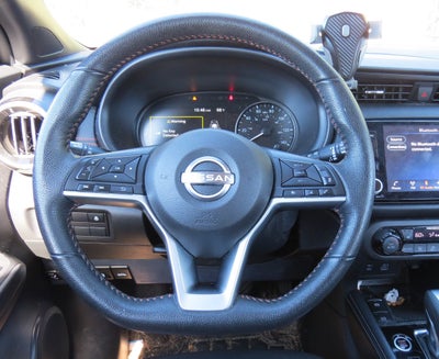 2022 Nissan Kicks SR