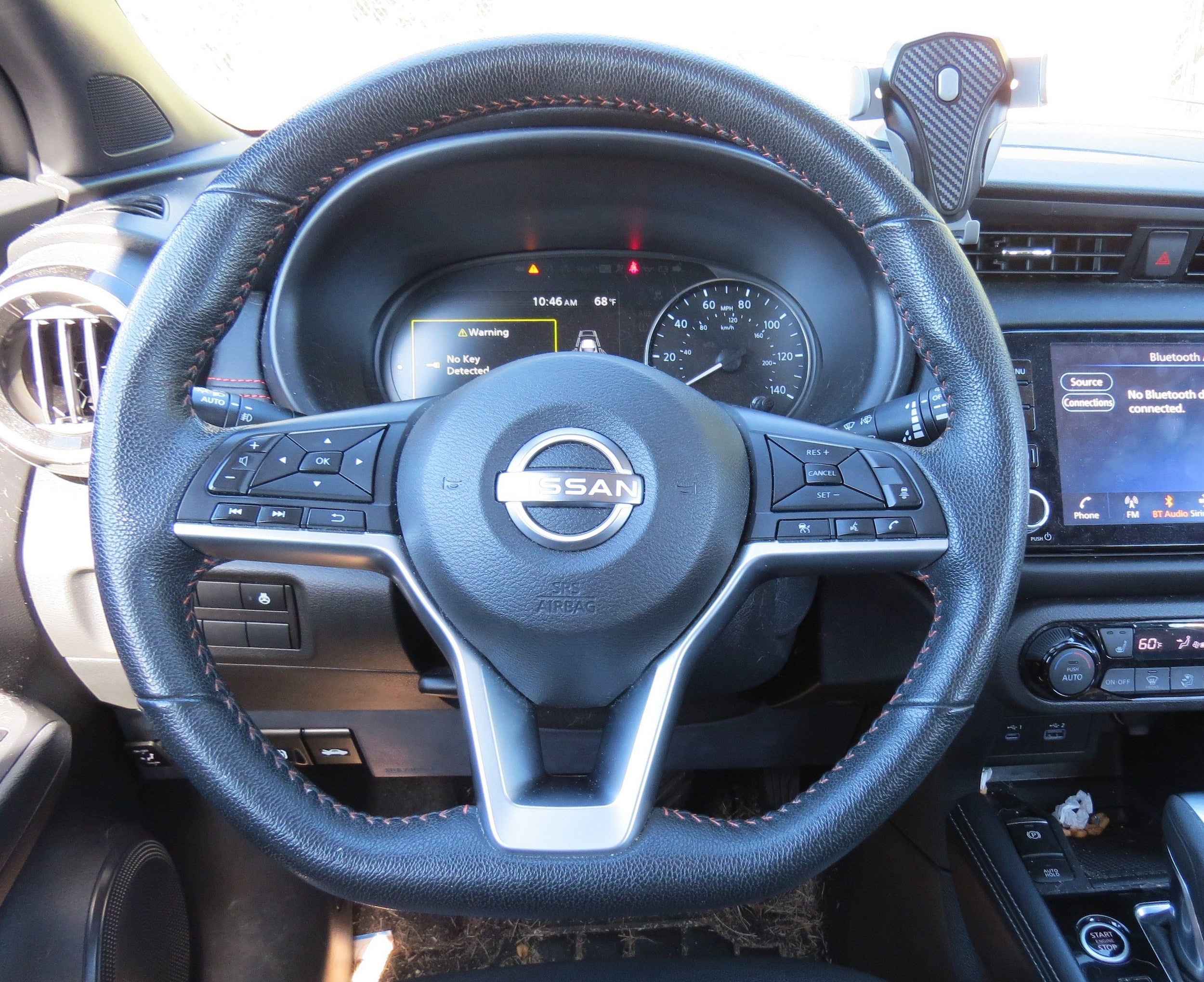 2022 Nissan Kicks SR