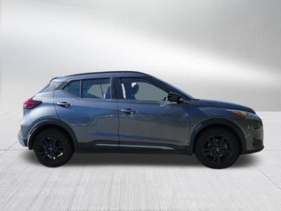 2022 Nissan Kicks SR