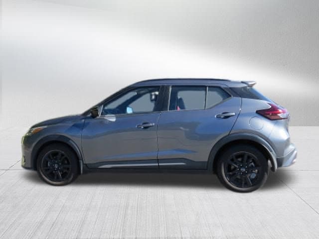 2022 Nissan Kicks SR
