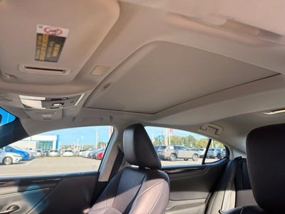 2019 Lexus ES 