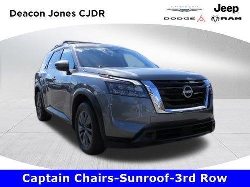 2024 Nissan Pathfinder SV